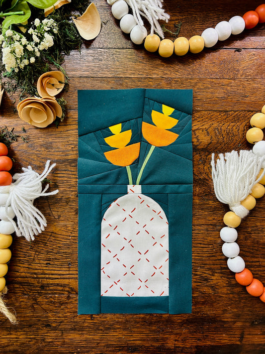 Spark Vase - Vase & Flower Foundation Paper Piecing (FPP) PDF Pattern