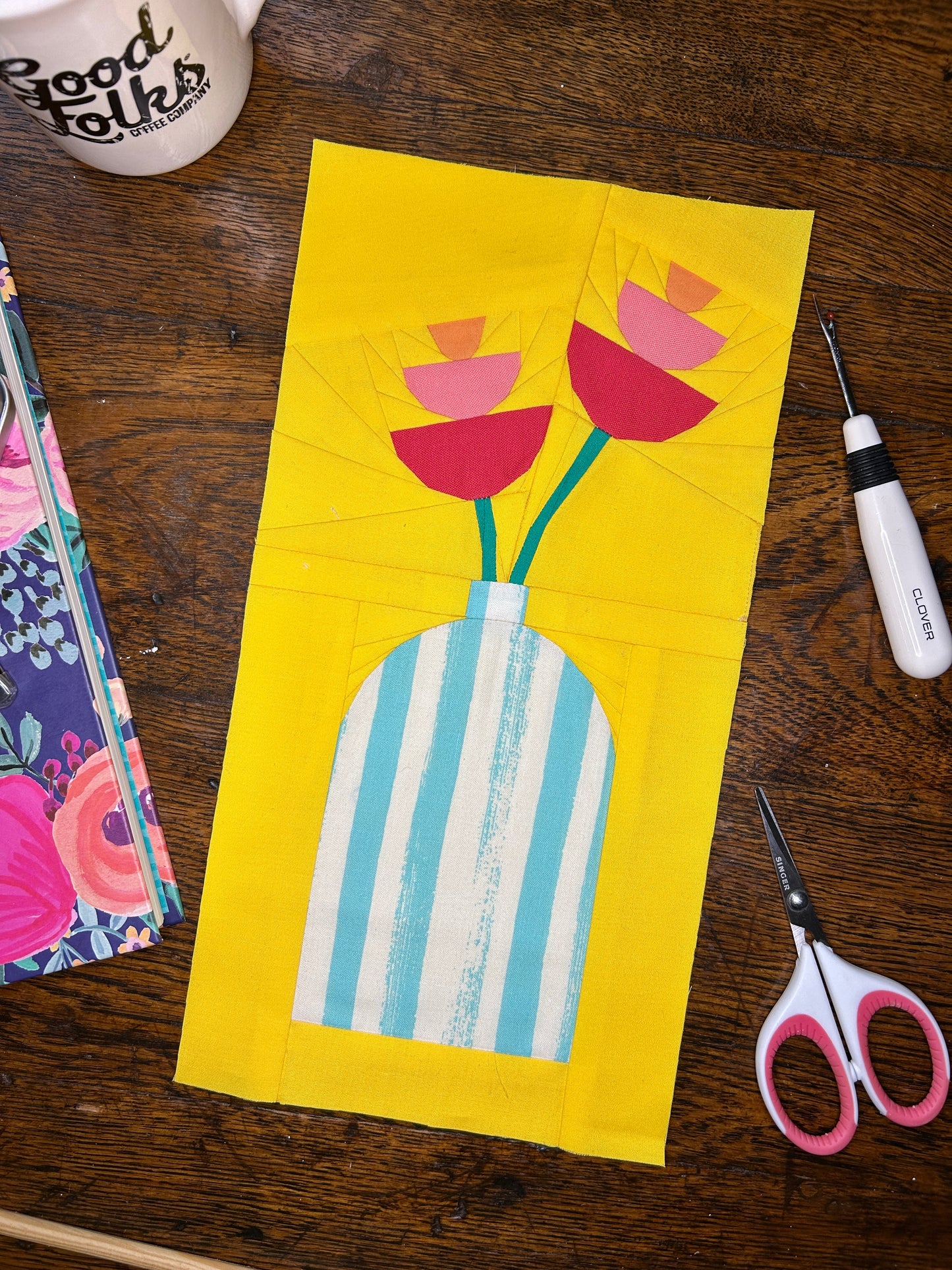 Spark Vase - Vase & Flower Foundation Paper Piecing (FPP) PDF Pattern